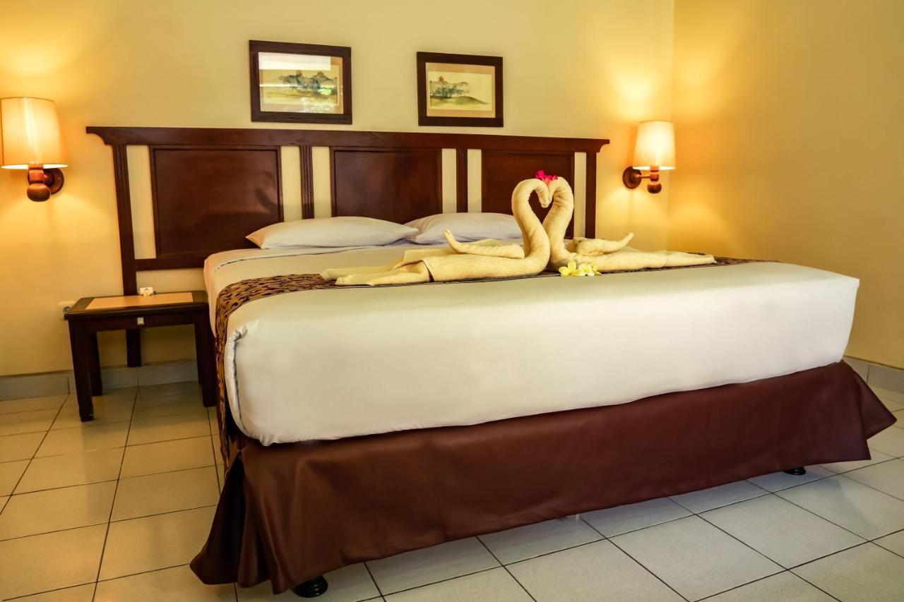 Besakih Beach Hotel Sanur Exterior foto