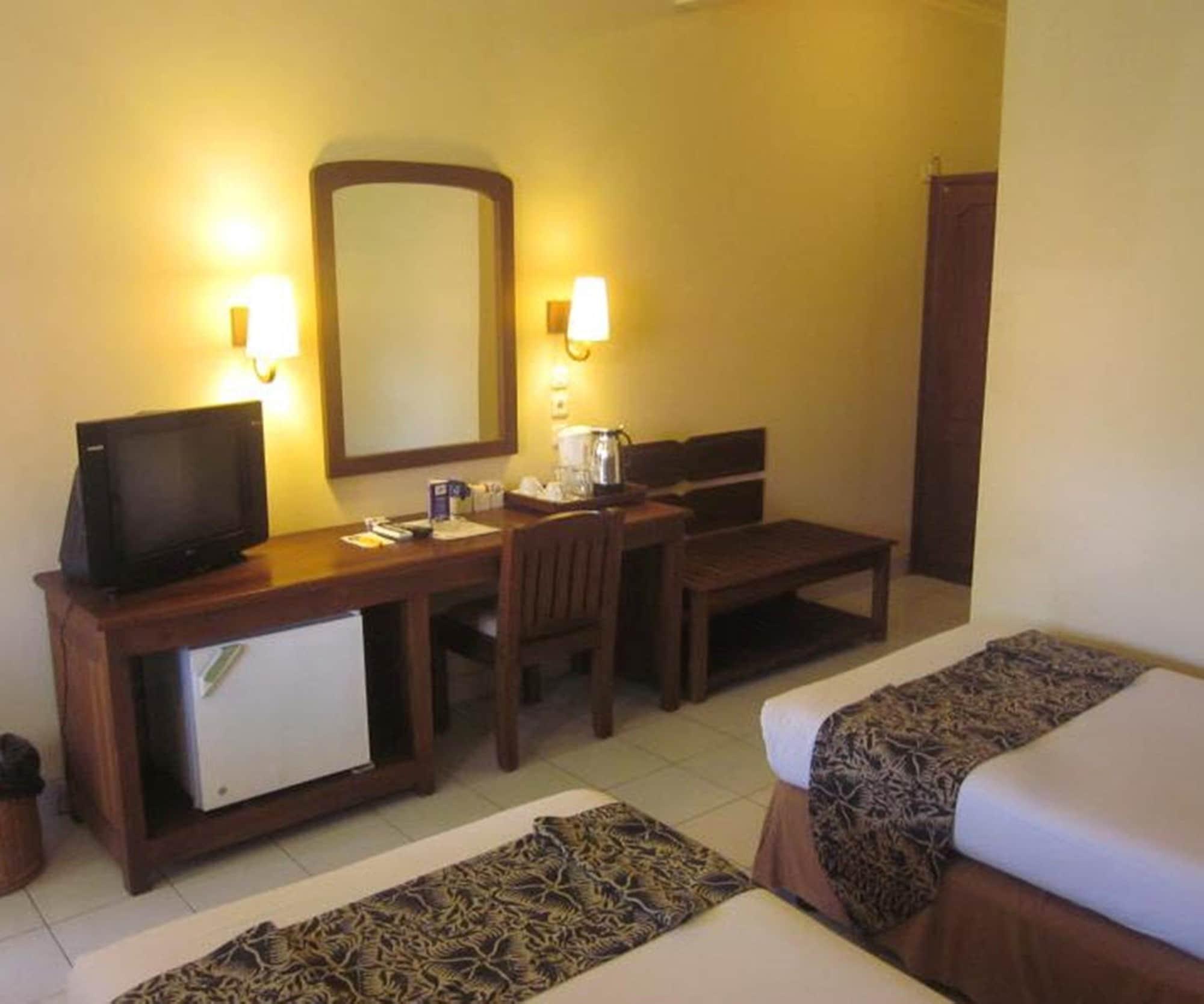 Besakih Beach Hotel Sanur Exterior foto