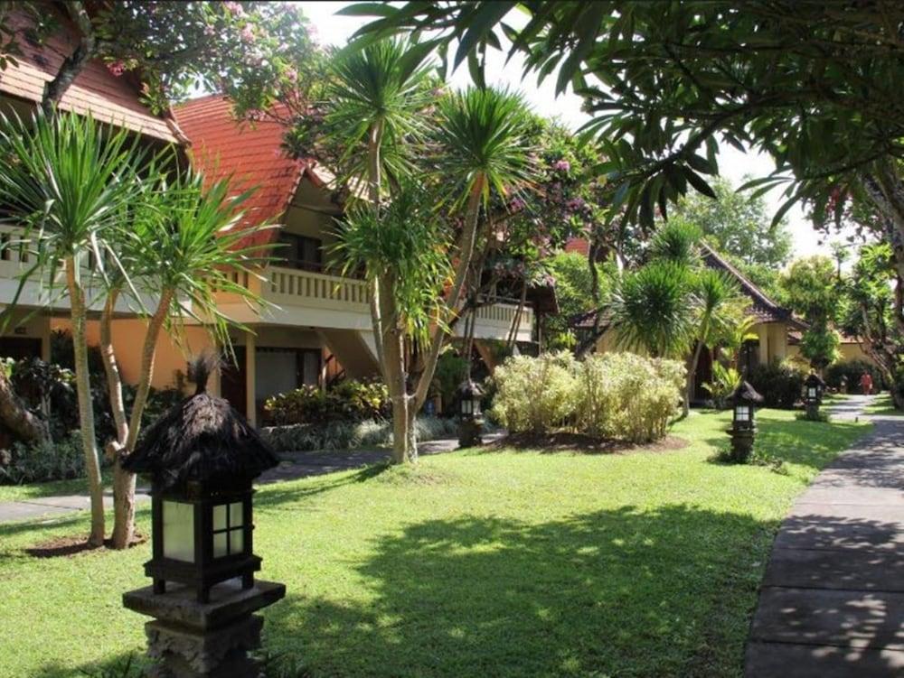 Besakih Beach Hotel Sanur Exterior foto