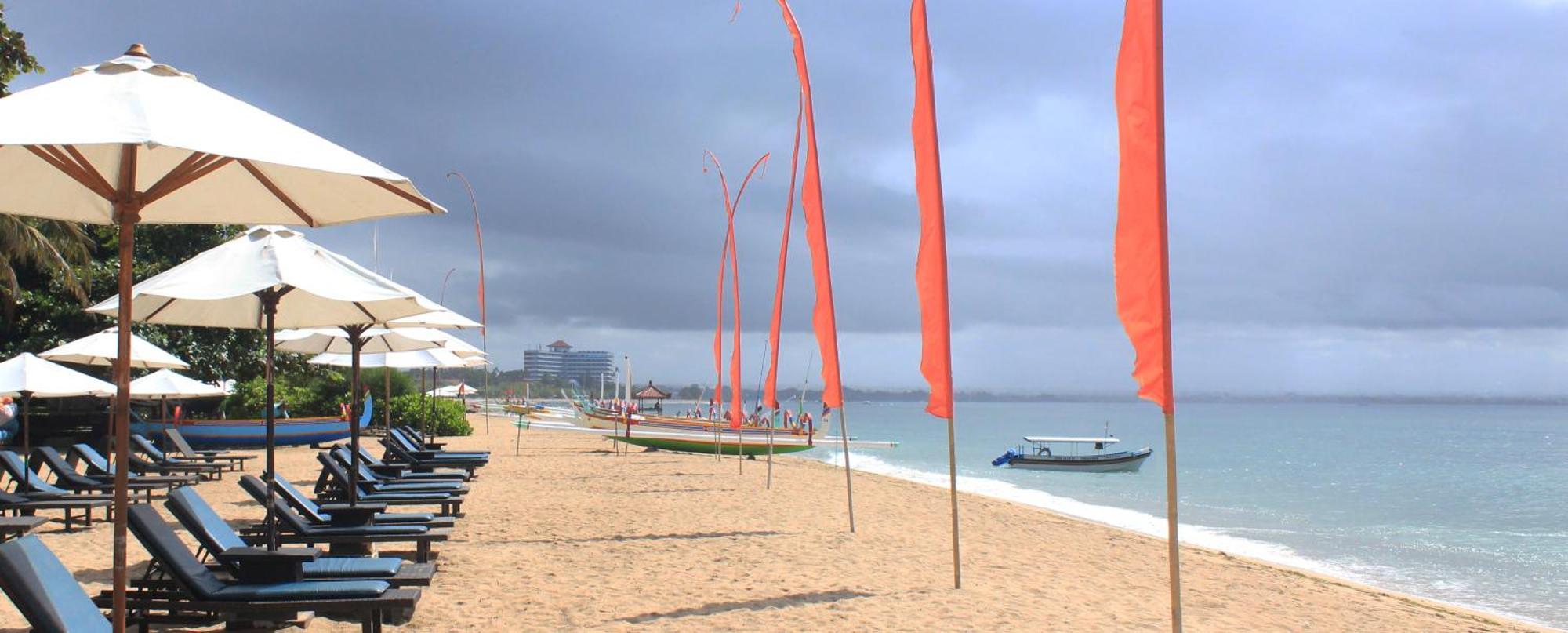 Besakih Beach Hotel Sanur Exterior foto