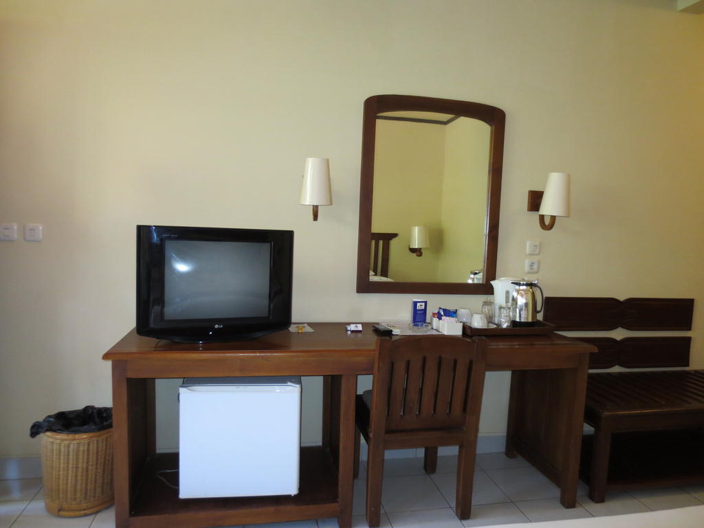 Besakih Beach Hotel Sanur Exterior foto